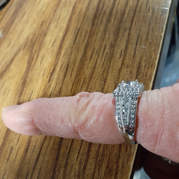 Womens Ring - Picture 2 of 5